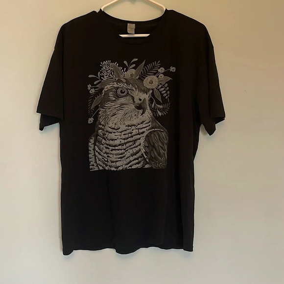 Custom screen printed design unisex size large gray scale hawk on black T shirt - Picture 1 of 5